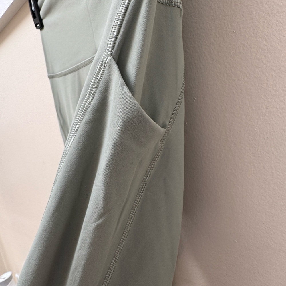 Lululemon Women's High-Waisted wunder train with pockets 25 inch brand nwot - Picture 2 of 7